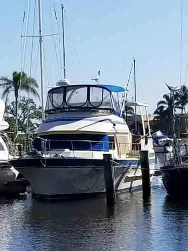 Slide: The Image of Kha Shing Vista 40 Sundeck Trawler 1986 - 3