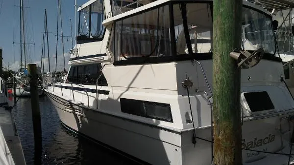 Slide: The Image of Viking 44 Motor Yacht 1990 - 3