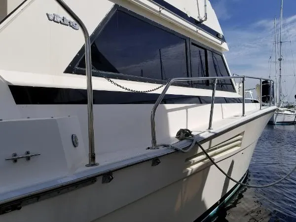 Slide: The Image of Viking 44 Motor Yacht 1990 - 6