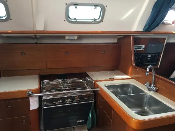 Slide: The Image of Beneteau Oceanis 321 1996 - 10