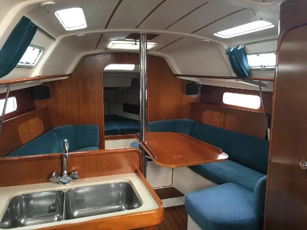 Slide: The Image of Beneteau Oceanis 321 1996 - 11