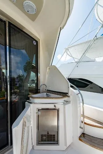 Slide: The Image of Tiara 58 Sovran 2010 - 8