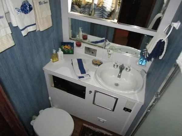 Slide: The Image of Hatteras Motor Yacht 1977 - 10