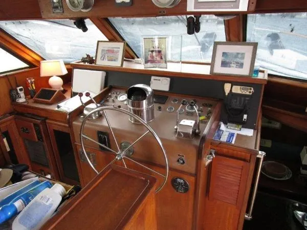 Slide: The Image of Hatteras Motor Yacht 1977 - 11