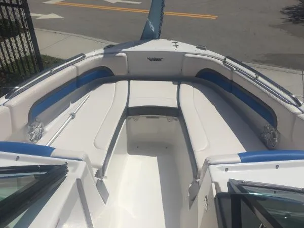 Slide: The Image of Chaparral 2430 VRX 2018 - 1