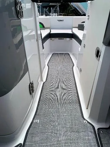 Slide: The Image of Chaparral 2430 VRX 2018 - 5