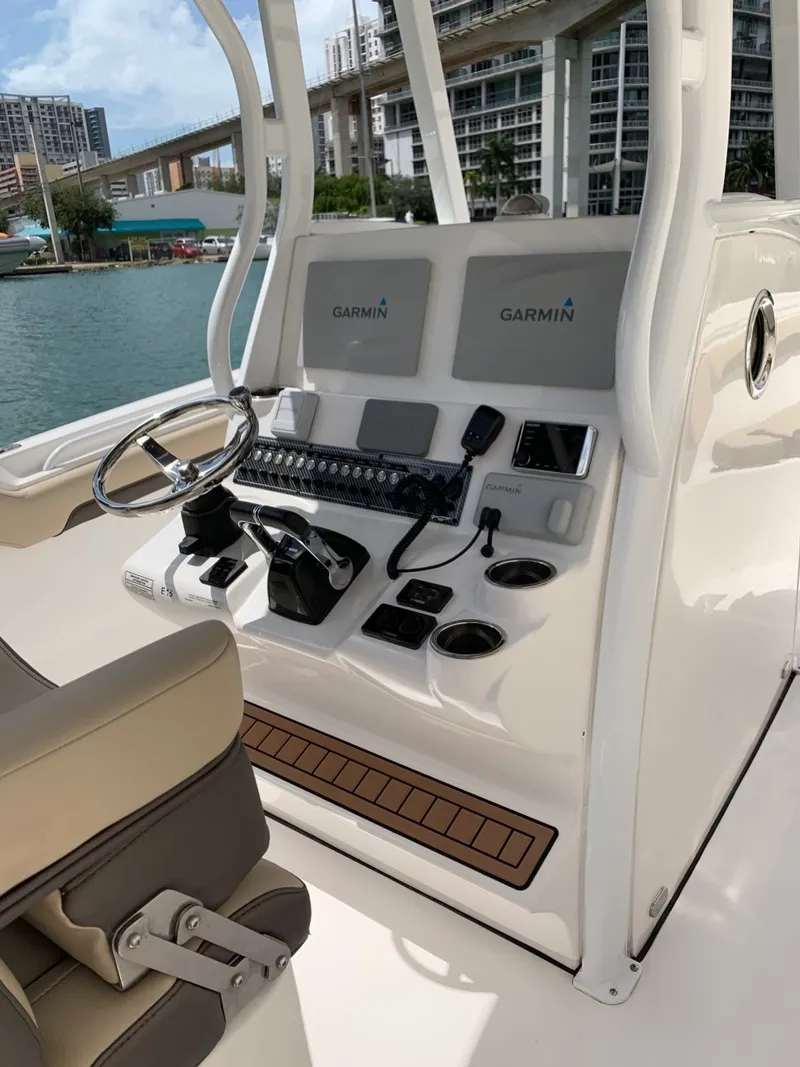 Slide: The Image of Tidewater 280 CC Adventure Custom 2018 - 10