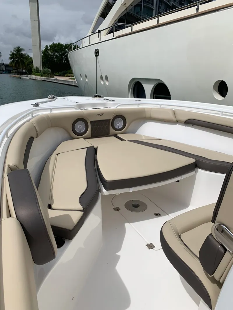 Slide: The Image of Tidewater 280 CC Adventure Custom 2018 - 6