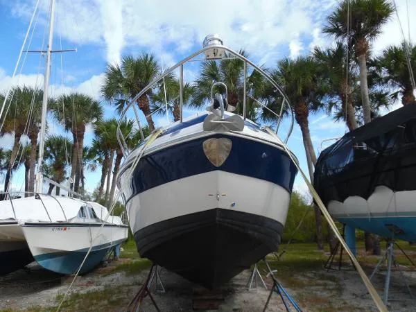 Slide: The Image of Crownline Boats 330 Sports Yacht 2017 - 1