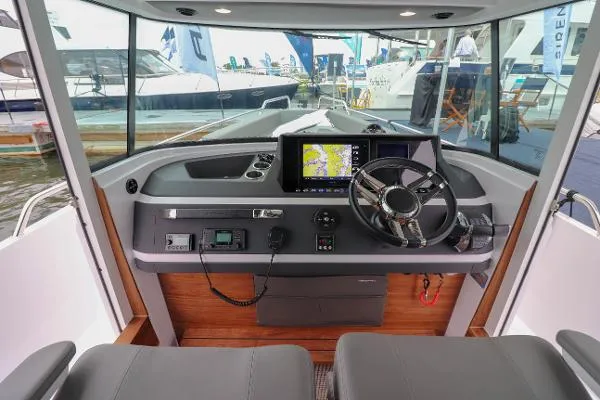Slide: The Image of Axopar 28 Cabin AC 2019 - 9