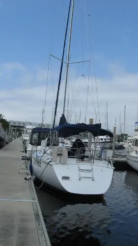 Slide: The Image of Hunter 34 Sloop 1983 - 2