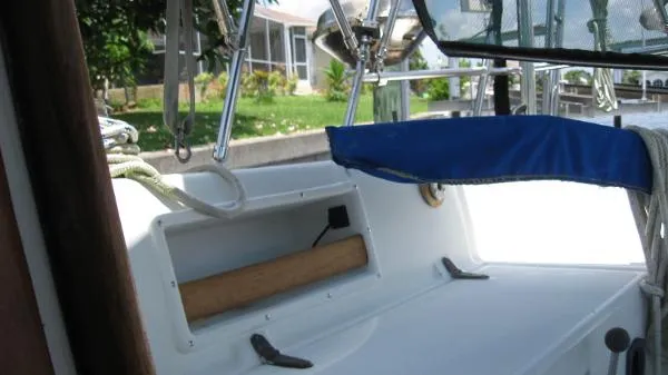 Slide: The Image of Pacific Seacraft Dana 24 1988 - 8