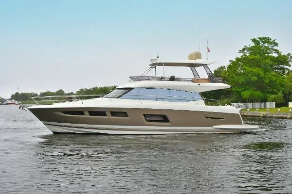 Slide: The Image of Prestige 550 Flybridge 2016 - 0