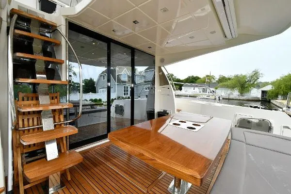 Slide: The Image of Prestige 550 Flybridge 2016 - 6