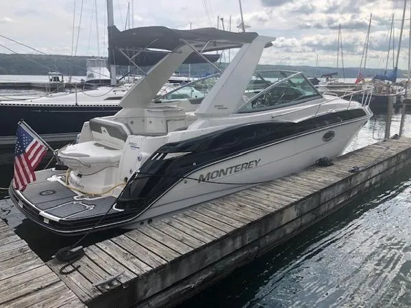 Slide: The Image of Monterey 280 Sport Yacht 2014 - 0