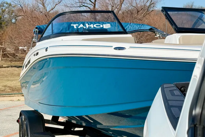 Slide: The Image of Tahoe 210 S 2026 - 120