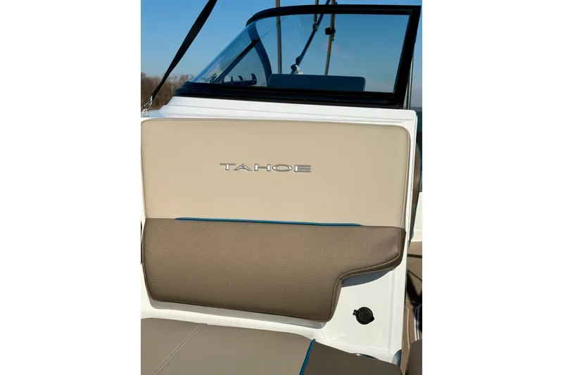 Slide: The Image of Tahoe 210 S 2026 - 122