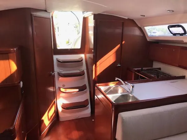 Slide: The Image of Beneteau Oceanis 37 2011 - 7