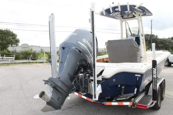 Slide: The Image of Pathfinder 2500 Hybrid 2017 - 6
