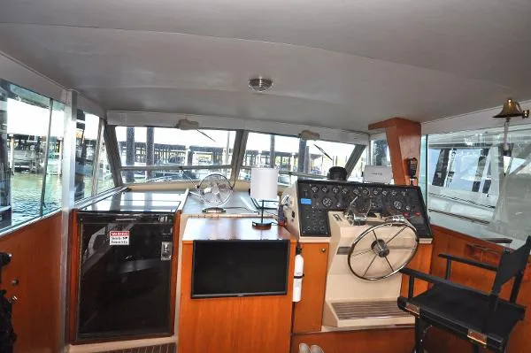 Slide: The Image of Chris-Craft 410 Commander 1981 - 11