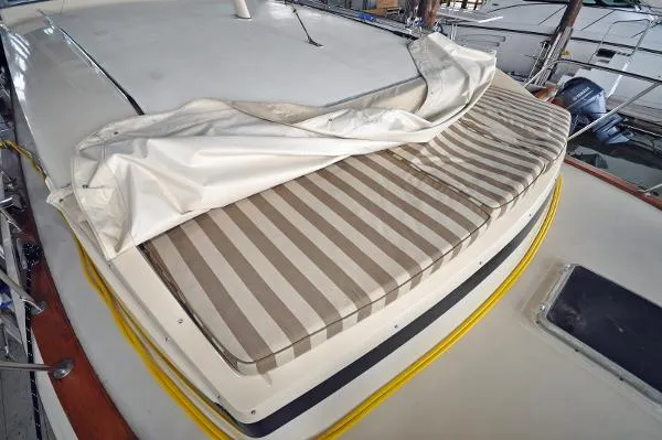 Slide: The Image of Chris-Craft 410 Commander 1981 - 7