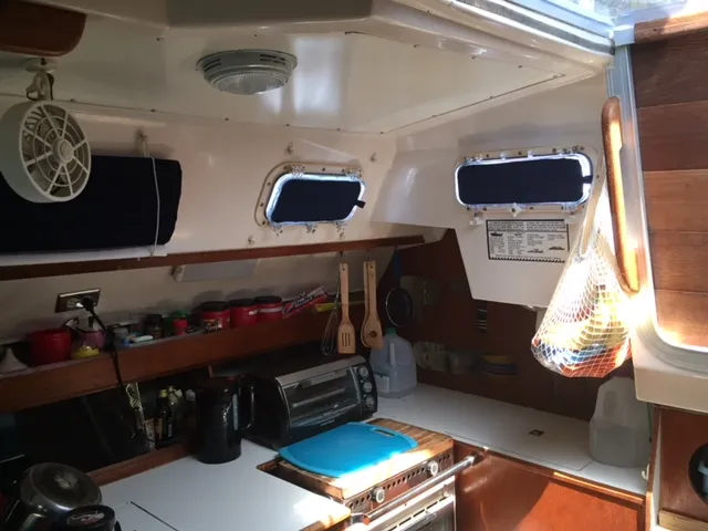Slide: The Image of Hunter Sloop 1985 - 4