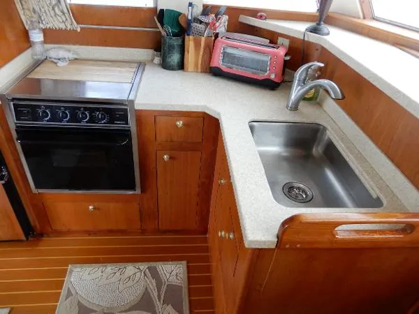 Slide: The Image of Mainship 390 Trawler 2001 - 10