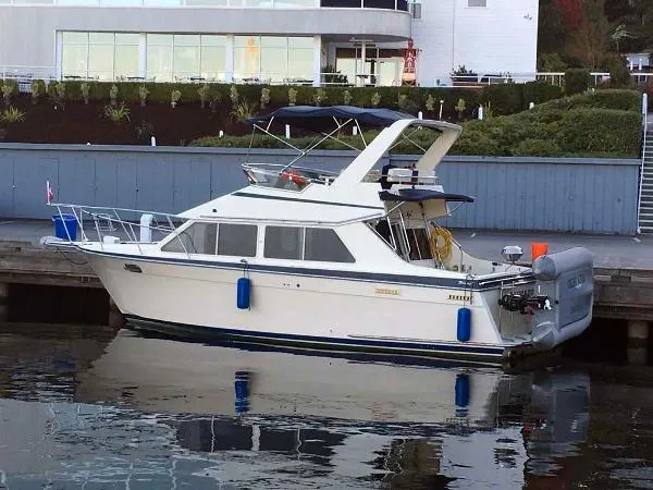 Slide: The Image of Tollycraft 30 Sport Cruiser 1988 - 0