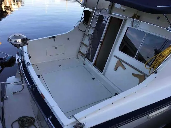 Slide: The Image of Tollycraft 30 Sport Cruiser 1988 - 5