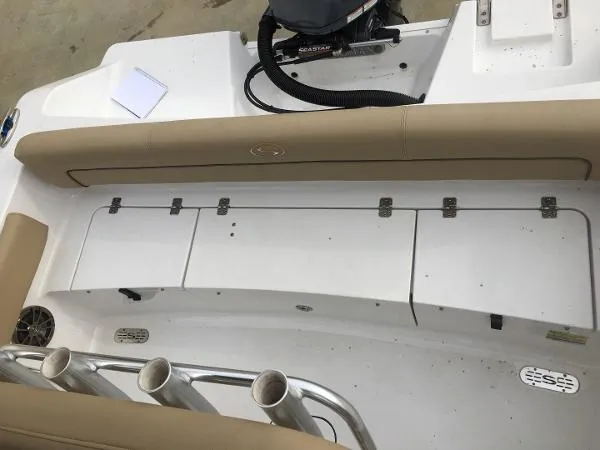 Slide: The Image of Sportsman Heritage 211 Center Console 2017 - 10