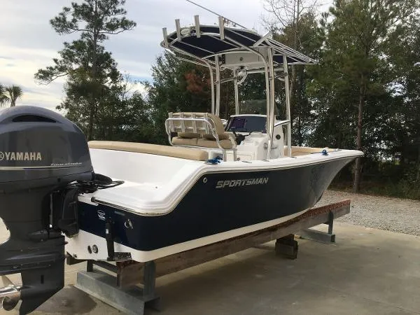 Slide: The Image of Sportsman Heritage 211 Center Console 2017 - 4