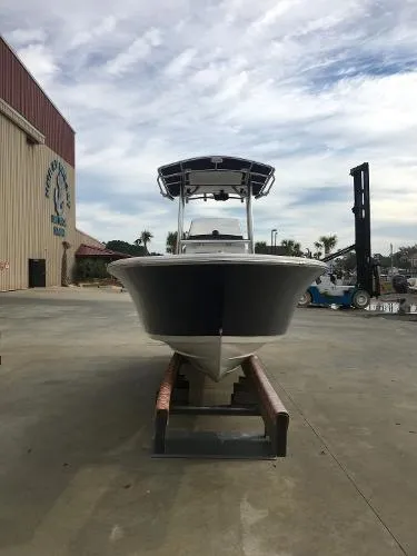 Slide: The Image of Sportsman Heritage 211 Center Console 2017 - 6