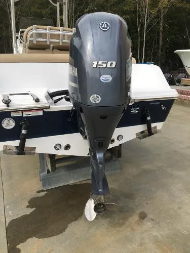 Slide: The Image of Sportsman Heritage 211 Center Console 2017 - 8