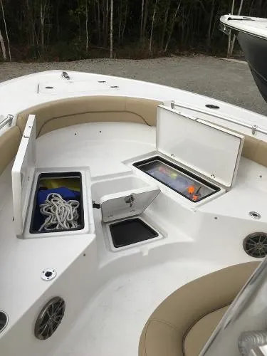 Slide: The Image of Sportsman Heritage 211 Center Console 2017 - 9