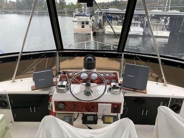 Slide: The Image of Ocean Alexander 42 Motor Yacht 1989 - 10