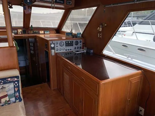 Slide: The Image of Ocean Alexander 42 Motor Yacht 1989 - 3