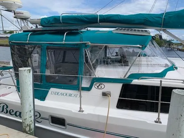 Slide: The Image of Endeavour Catamaran Corp 36 Endeavour Cat 2000 - 4