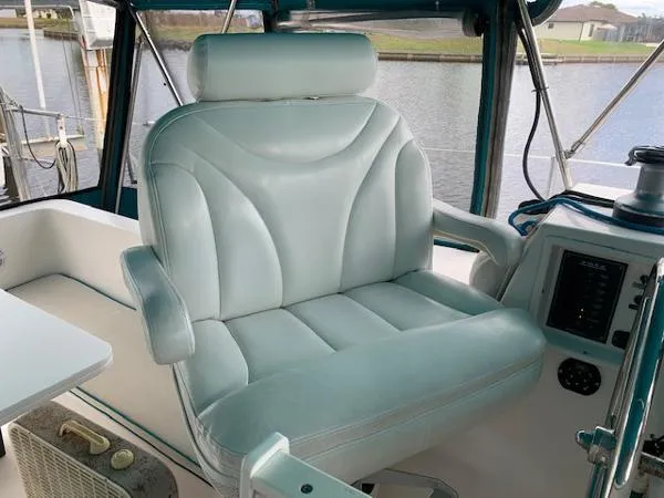 Slide: The Image of Endeavour Catamaran Corp 36 Endeavour Cat 2000 - 8