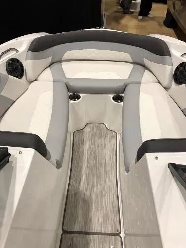 Slide: The Image of Rinker 20 MTX 2018 - 5
