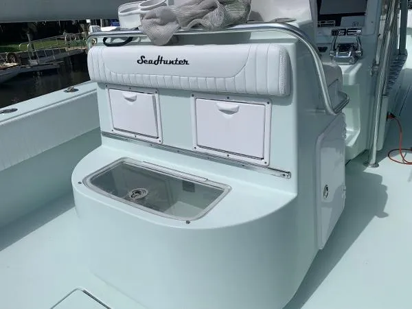 Slide: The Image of Sea Hunter 35CC 2008 - 9