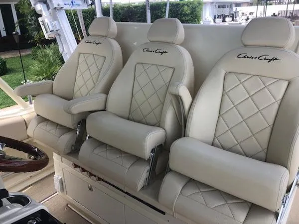 Slide: The Image of Chris-Craft Catalina 34 2018 - 7