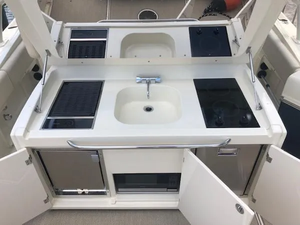Slide: The Image of Chris-Craft Catalina 34 2018 - 9
