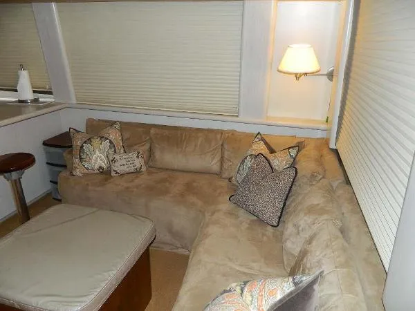 Slide: The Image of Hatteras 52 Sport Fisherman 1988 - 5