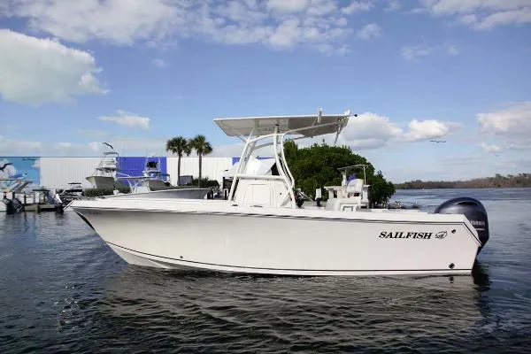 Slide: The Image of Sailfish 220 CC 2016 - 1
