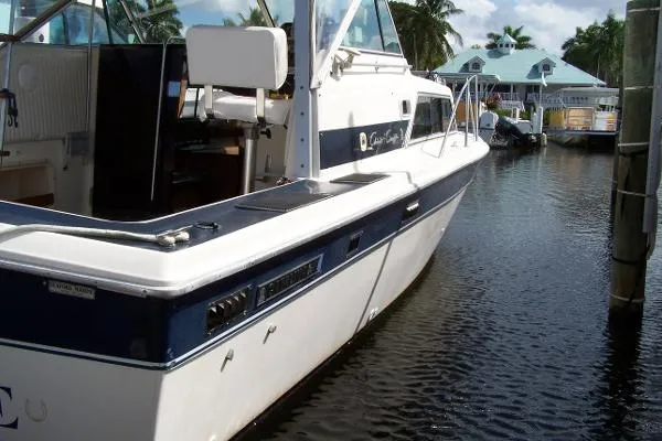Slide: The Image of Chris-Craft Catalina 291 Flybridge 1984 - 11