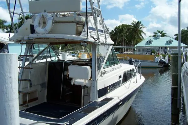 Slide: The Image of Chris-Craft Catalina 291 Flybridge 1984 - 8