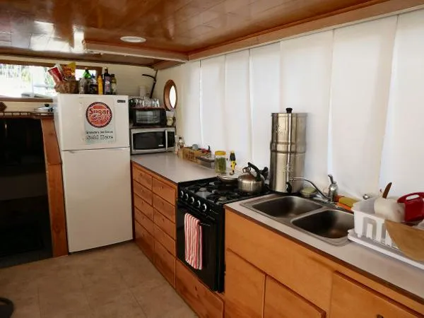 Slide: The Image of King's Craft Aluminum Live-aboard 44 Houseboat 1973 - 11