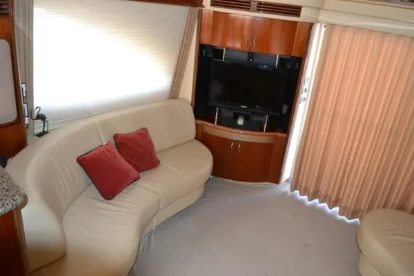 Slide: The Image of Sea Ray 550 Sedan Bridge 2005 - 4