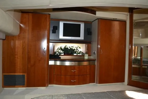 Slide: The Image of Sea Ray 550 Sedan Bridge 2005 - 7