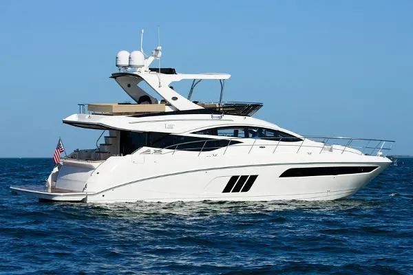 Slide: The Image of Sea Ray L590 Fly 2015 - 1